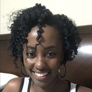 Meet your Posher, Monique